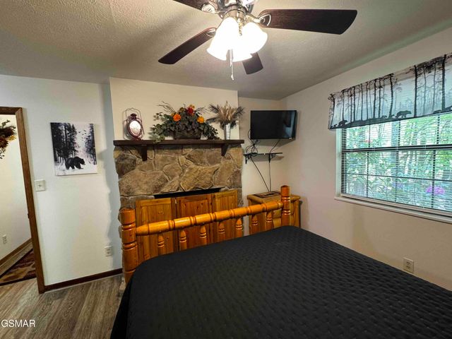 653 Oaks View Court, Pigeon Forge, TN 37863