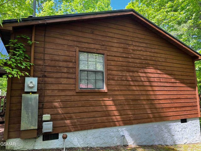 653 Oaks View Court, Pigeon Forge, TN 37863