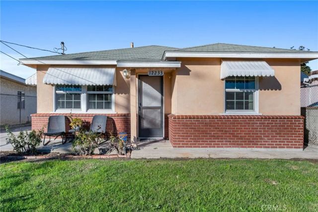 12233 Academy, Artesia, CA 90701