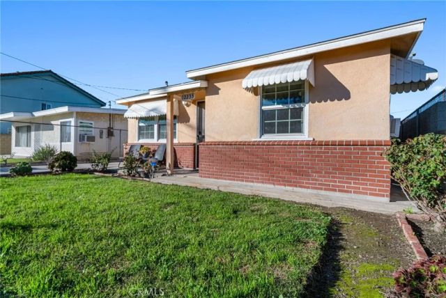 12233 Academy, Artesia, CA 90701