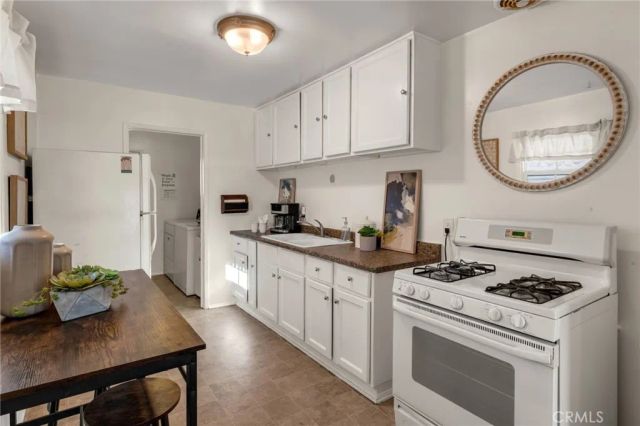 12233 Academy, Artesia, CA 90701