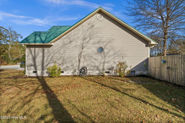 842 Mill Creek Road, Newport, NC 28570