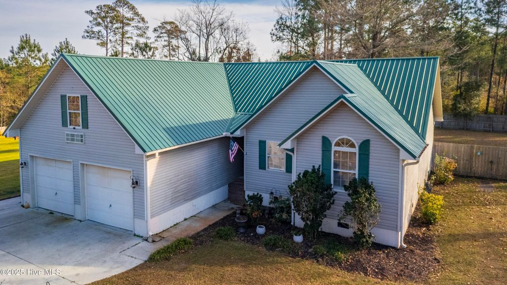 842 Mill Creek Road, Newport, NC 28570