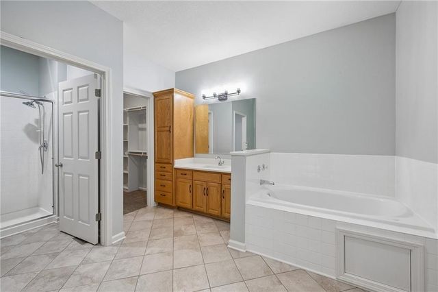20929 Maple Terrace, Spring Hill, KS 66083