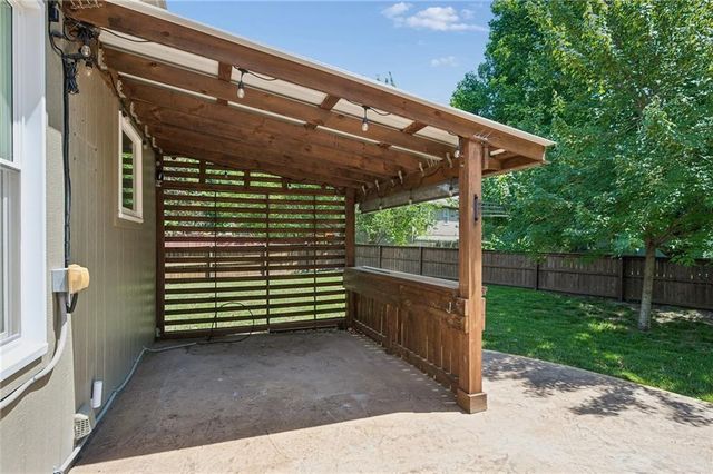 20929 Maple Terrace, Spring Hill, KS 66083