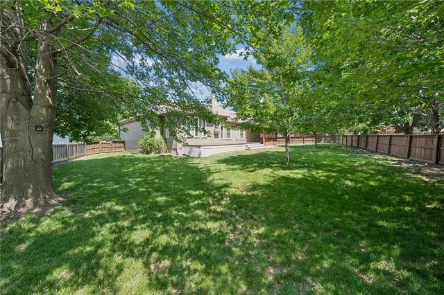 20929 Maple Terrace, Spring Hill, KS 66083