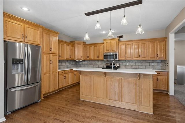 20929 Maple Terrace, Spring Hill, KS 66083