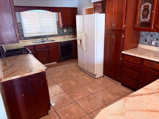 736 Kentucky Street SE, Albuquerque, NM 87108