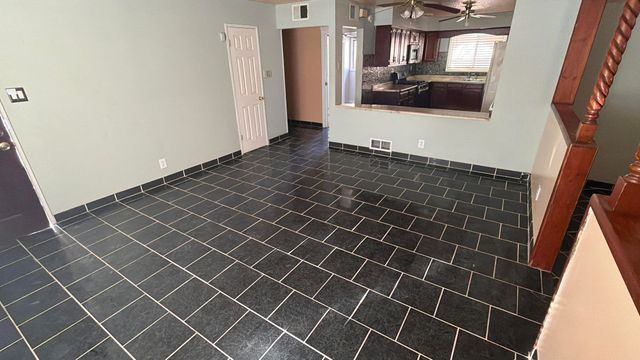 736 Kentucky Street SE, Albuquerque, NM 87108