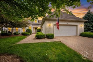 16 Glengarry Lane 16, Sugar Grove, IL 60554