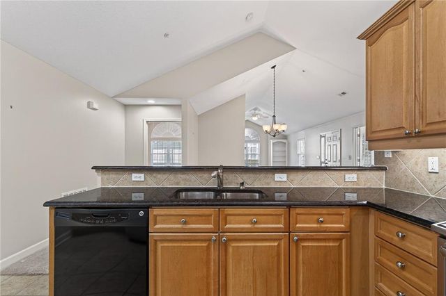 7132 Hedge Lane Terrace, Shawnee, KS 66227