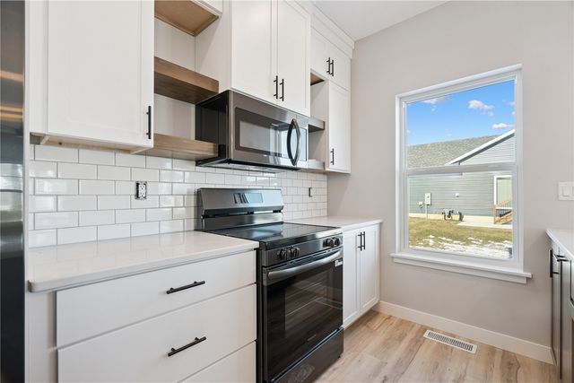 2398 Bluegrass Street, Marion, IA 52302