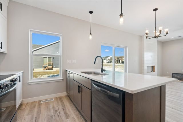 2398 Bluegrass Street, Marion, IA 52302