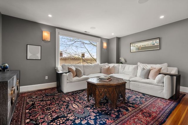 118 Kinnaird St 3, Cambridge, MA 02139