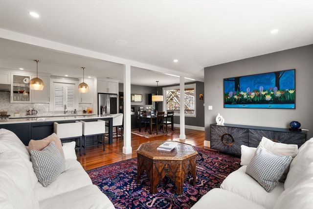 118 Kinnaird St 3, Cambridge, MA 02139