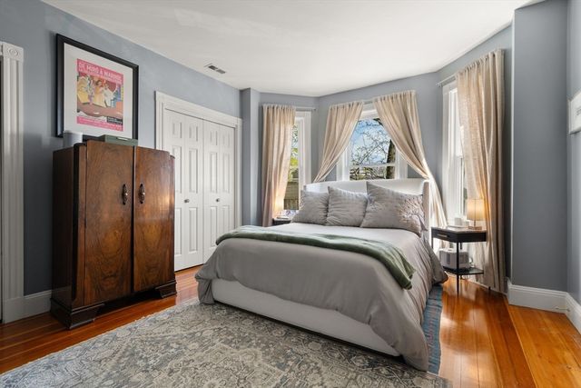 118 Kinnaird St 3, Cambridge, MA 02139