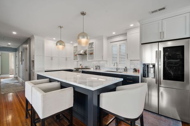 118 Kinnaird St 3, Cambridge, MA 02139