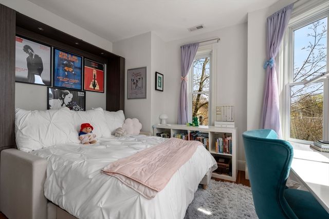 118 Kinnaird St 3, Cambridge, MA 02139