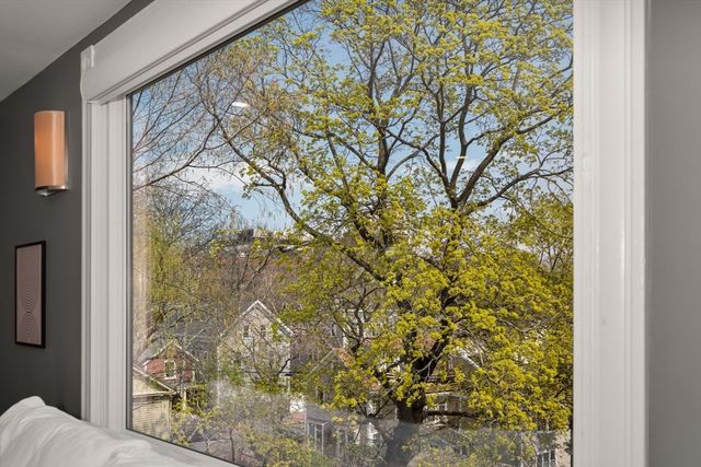 118 Kinnaird St 3, Cambridge, MA 02139