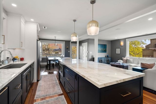 118 Kinnaird St 3, Cambridge, MA 02139