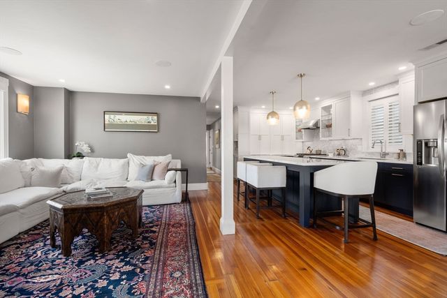 118 Kinnaird St 3, Cambridge, MA 02139