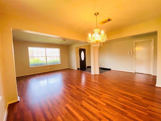 11019 Cayman Mist Drive, Houston, TX 77075