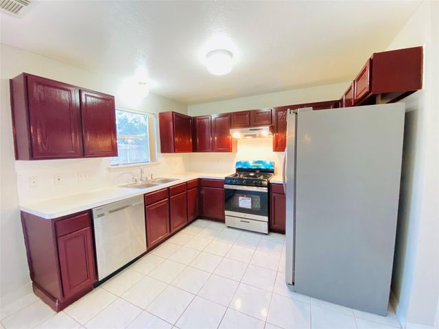 11019 Cayman Mist Drive, Houston, TX 77075