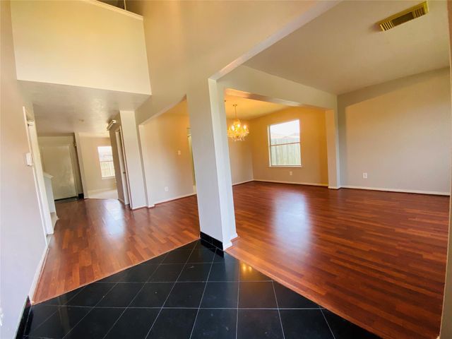 11019 Cayman Mist Drive, Houston, TX 77075