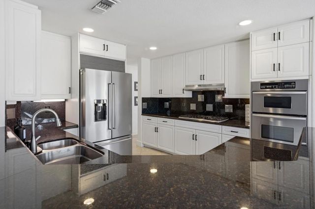 76984 Sheffield Court, Palm Desert, CA 92211