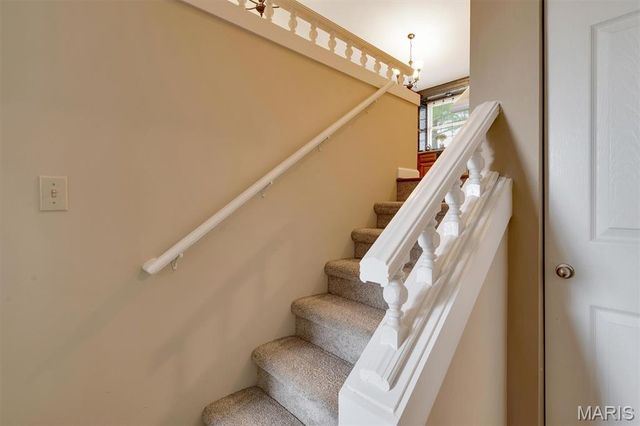 9343 Mackenzie Circle Drive, Affton, MO 63123