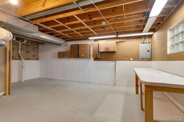 9343 Mackenzie Circle Drive, Affton, MO 63123