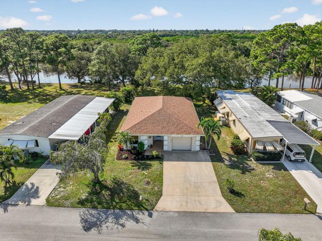 111 Camino Del Rio, Port St Lucie, FL 34952
