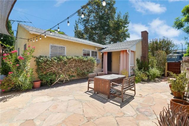 1815 W Riverside Drive, Burbank, CA 91506