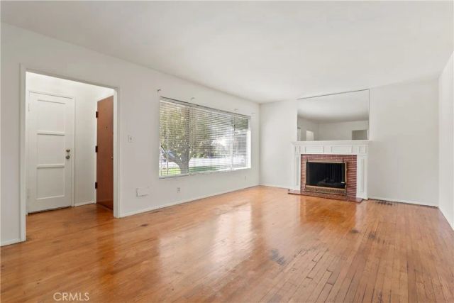 1815 W Riverside Drive, Burbank, CA 91506
