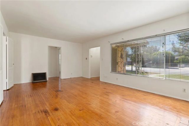 1815 W Riverside Drive, Burbank, CA 91506