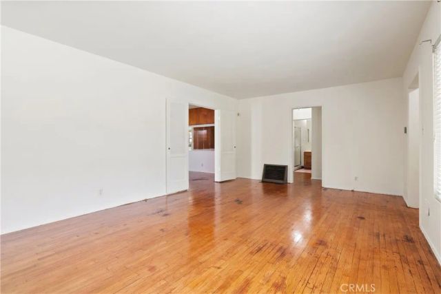 1815 W Riverside Drive, Burbank, CA 91506