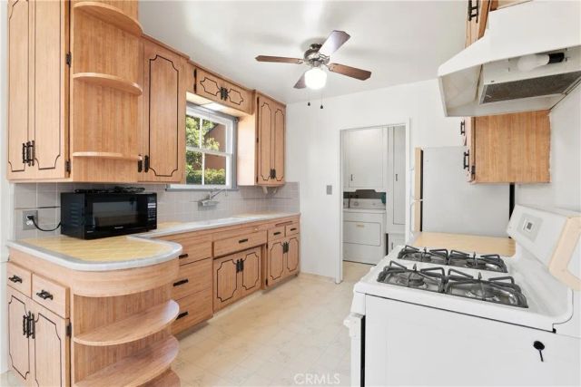 1815 W Riverside Drive, Burbank, CA 91506