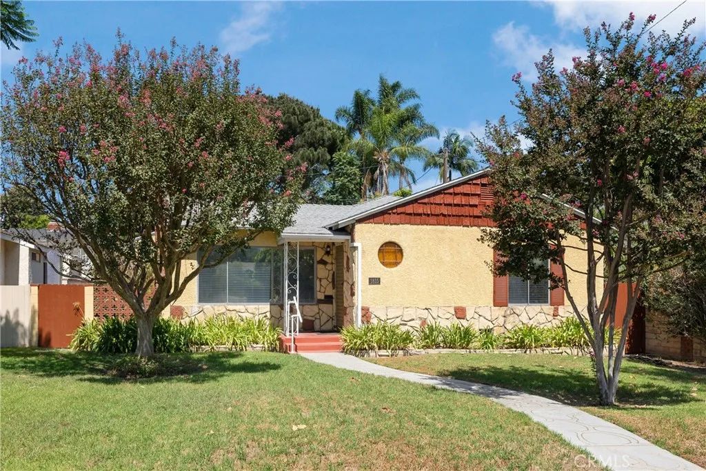 1815 W Riverside Drive, Burbank, CA 91506