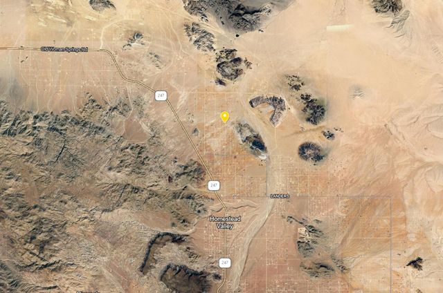 3722 Acoma Trail, Landers, CA 92285