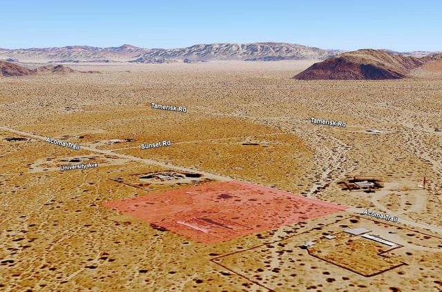 3722 Acoma Trail, Landers, CA 92285