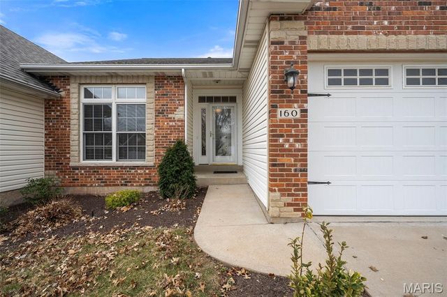 160 Dornoch Drive, St Charles, MO 63301