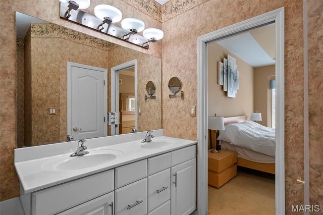 160 Dornoch Drive, St Charles, MO 63301