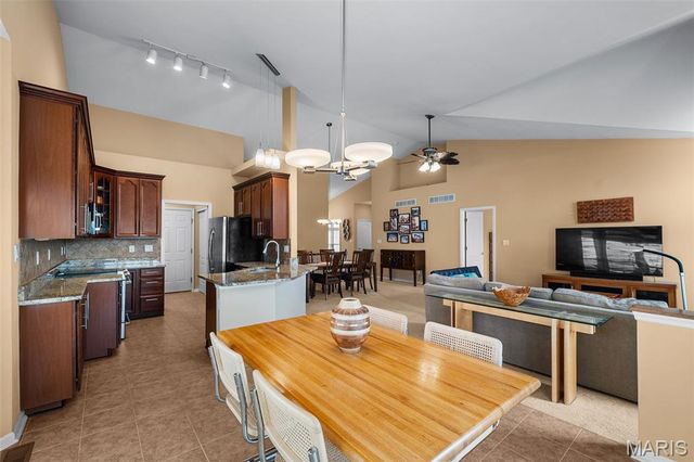 160 Dornoch Drive, St Charles, MO 63301