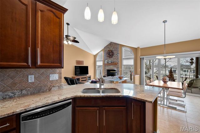 160 Dornoch Drive, St Charles, MO 63301