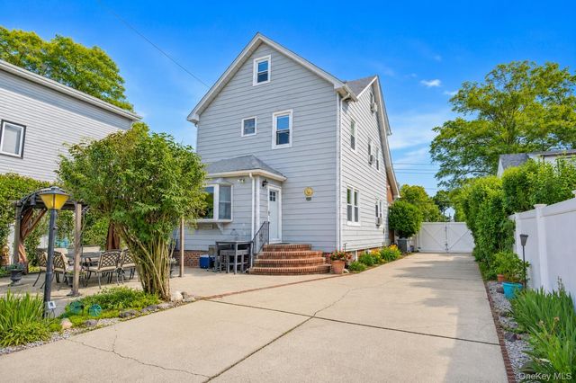 549 De Mott Avenue, Baldwin, NY 11510