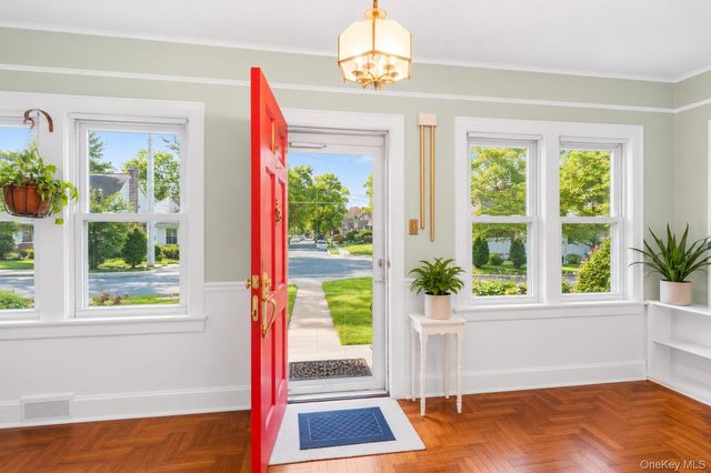 549 De Mott Avenue, Baldwin, NY 11510