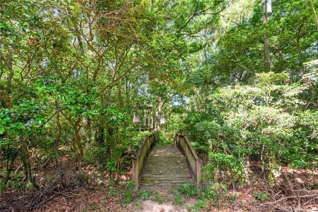 258 Suffolk Road, Mobile, AL 36608