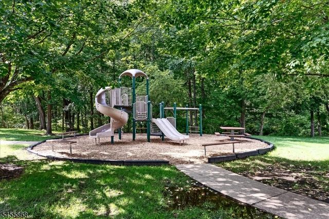 50 Pasture Ct, Roxbury Twp., NJ 07852