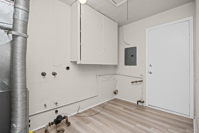 10720 Albany Street, Oak Park, MI 48237