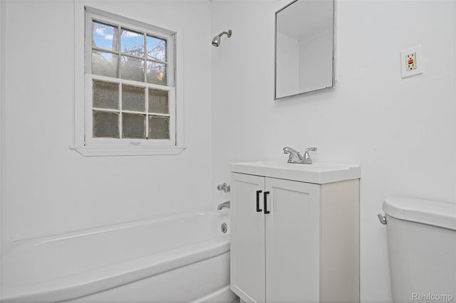 10720 Albany Street, Oak Park, MI 48237